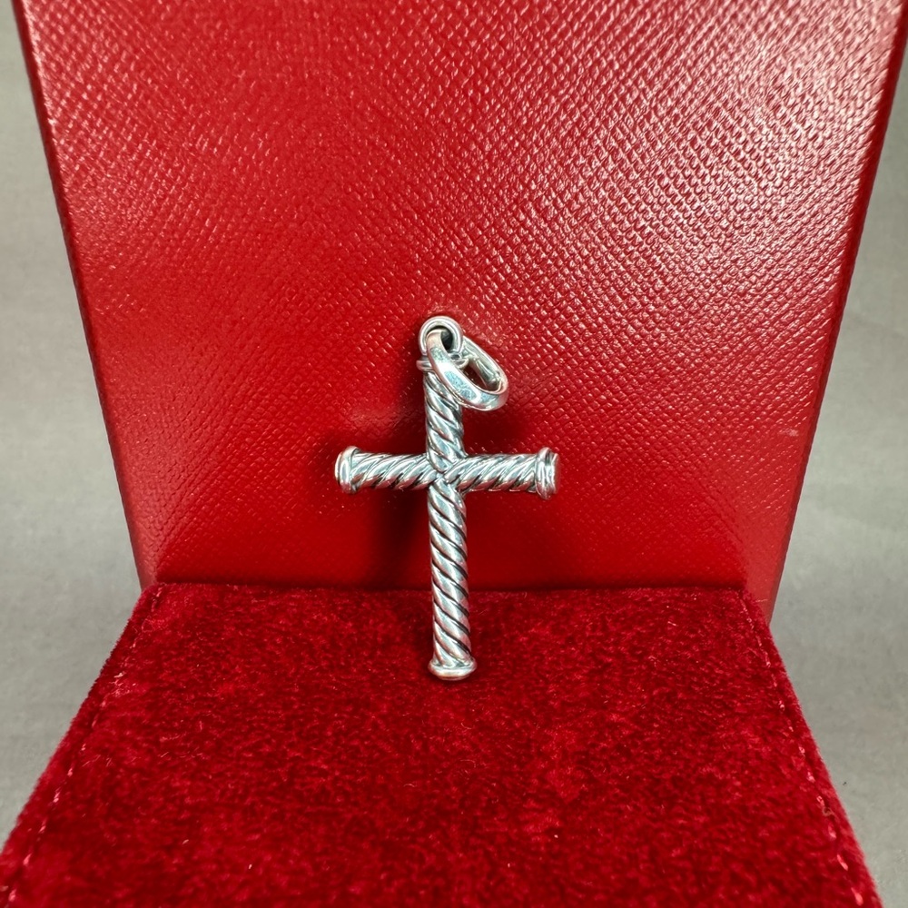 David Yurman .925 Sterling Silver Cable Rope Cross Pendant Amulet Men's - Picture 5 of 6
